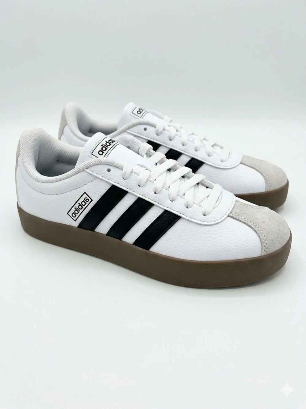 adidasVL Court 3.0 with suede toe overlay  Gum Sole women’s 6. NWOT